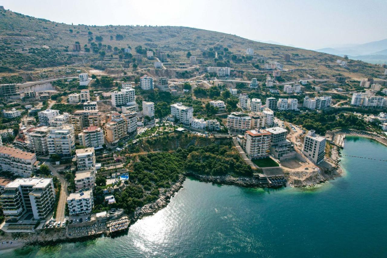 Hotel Oasis Саранде Екстериор снимка