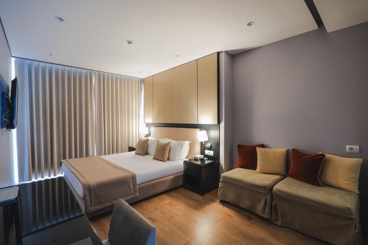Hotel Oasis Саранде Екстериор снимка