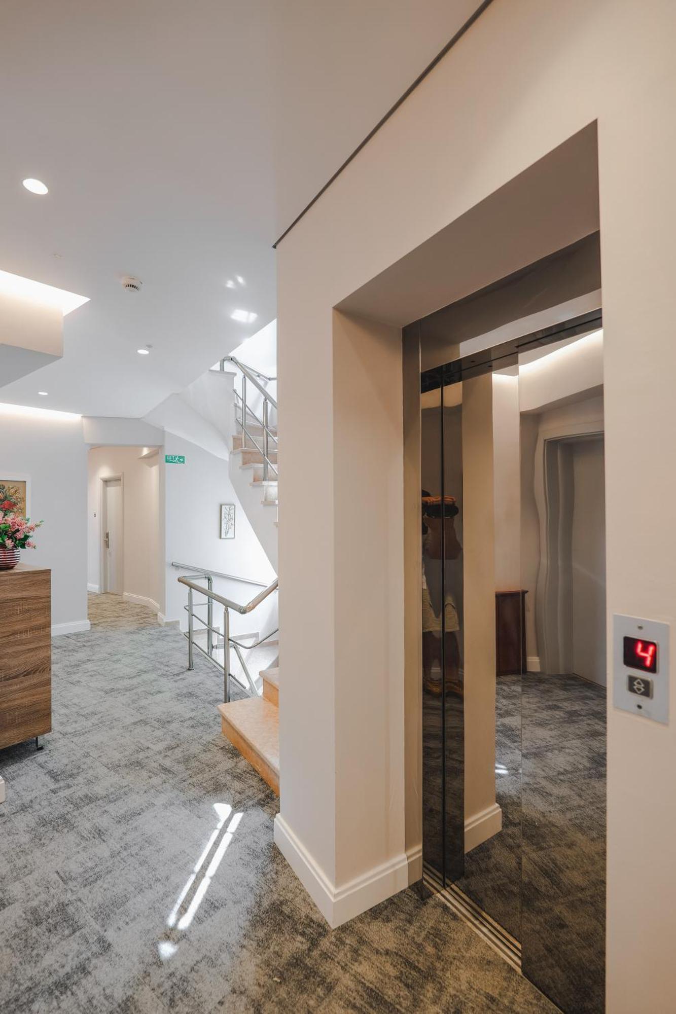 Hotel Oasis Саранде Екстериор снимка