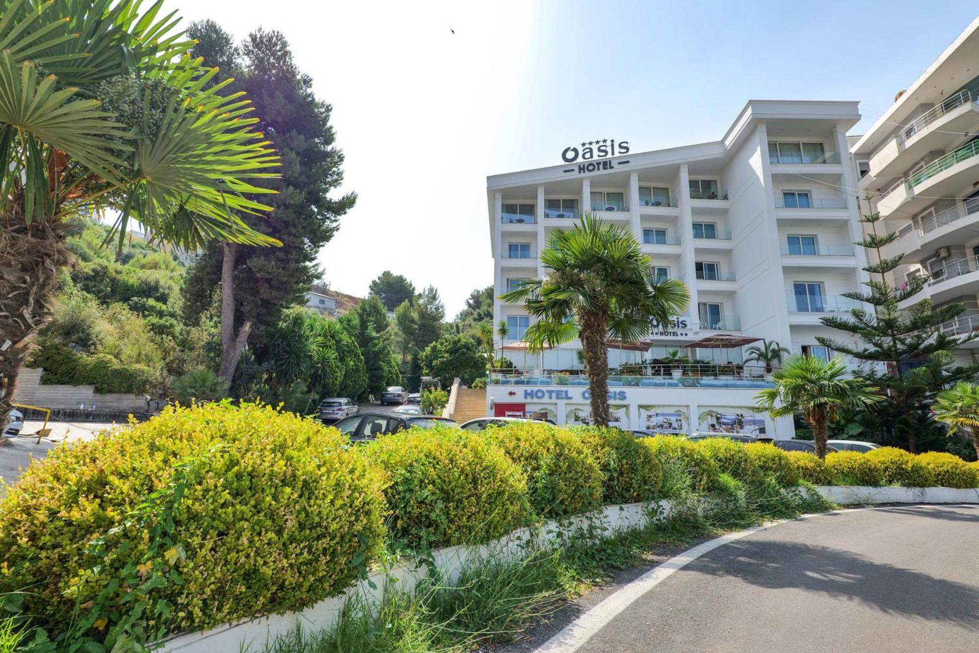 Hotel Oasis Саранде Екстериор снимка