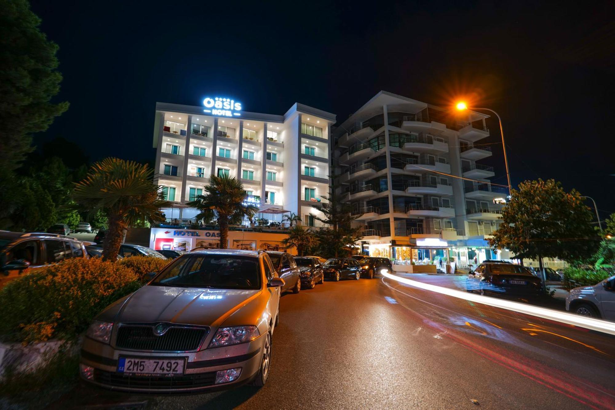 Hotel Oasis Саранде Екстериор снимка