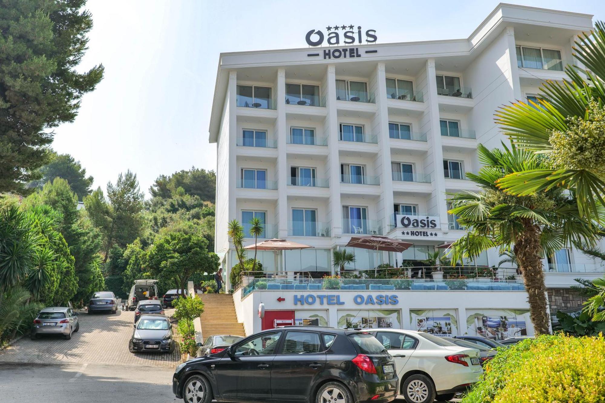 Hotel Oasis Саранде Екстериор снимка