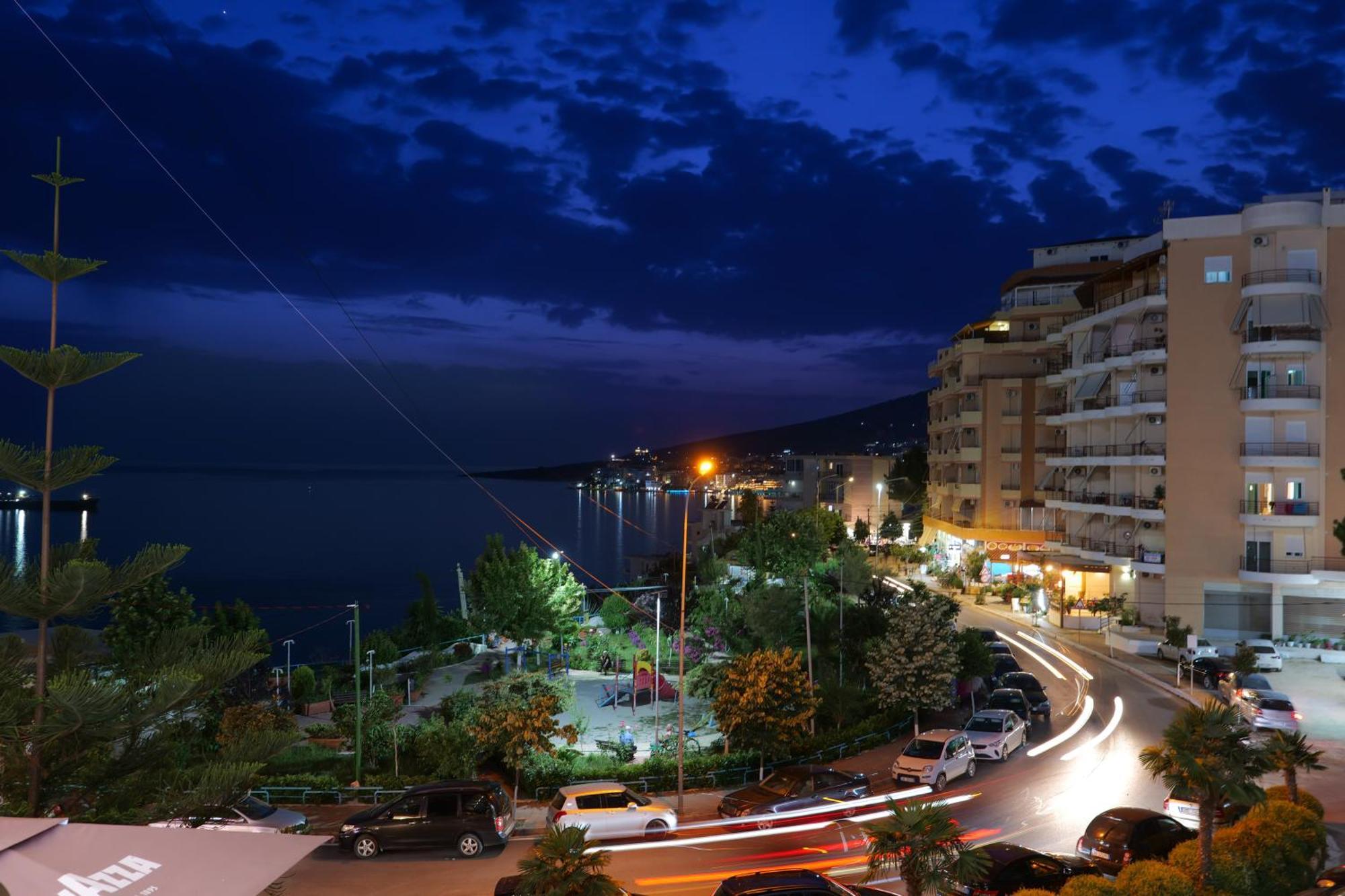 Hotel Oasis Саранде Екстериор снимка