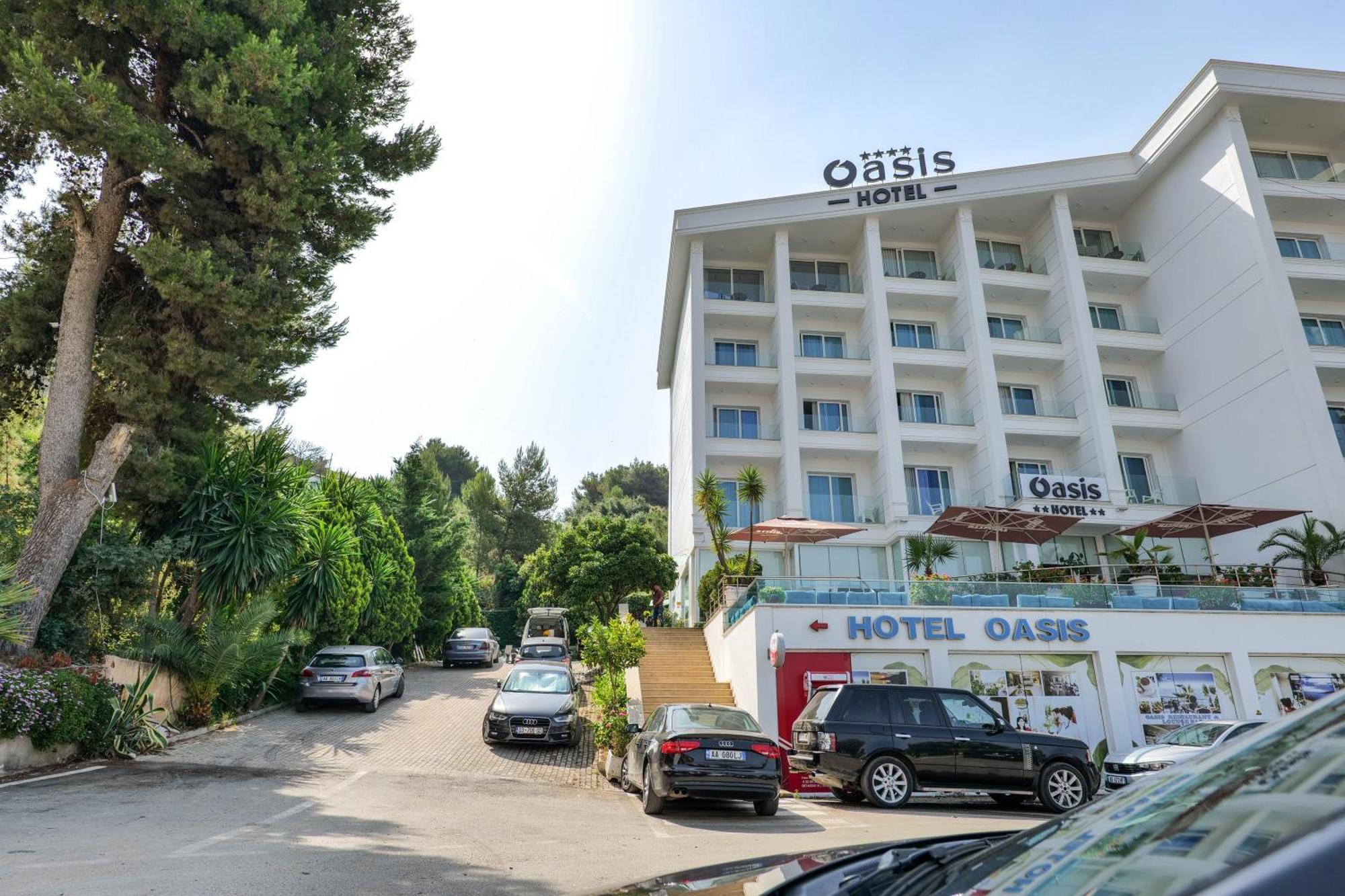 Hotel Oasis Саранде Екстериор снимка