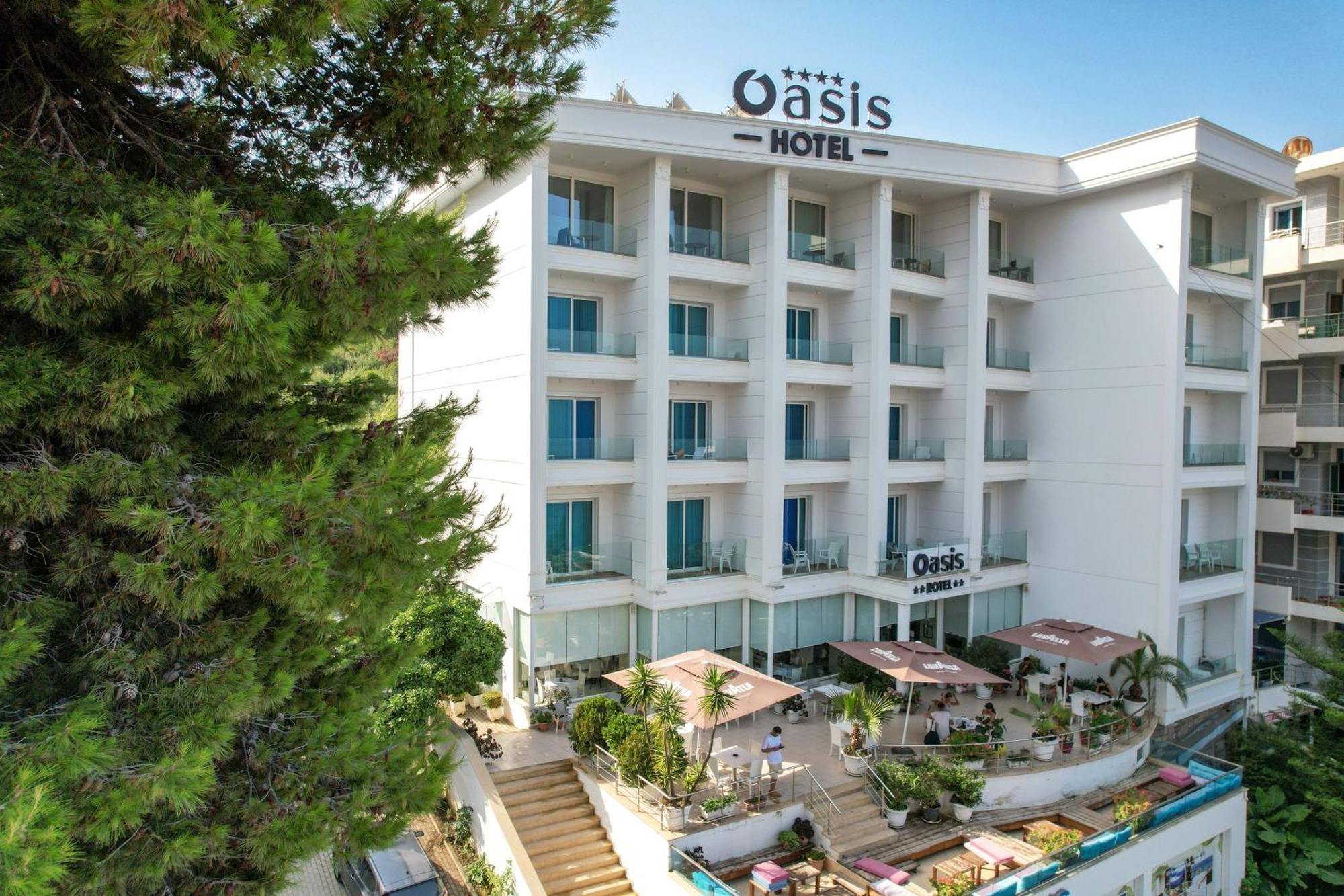Hotel Oasis Саранде Екстериор снимка