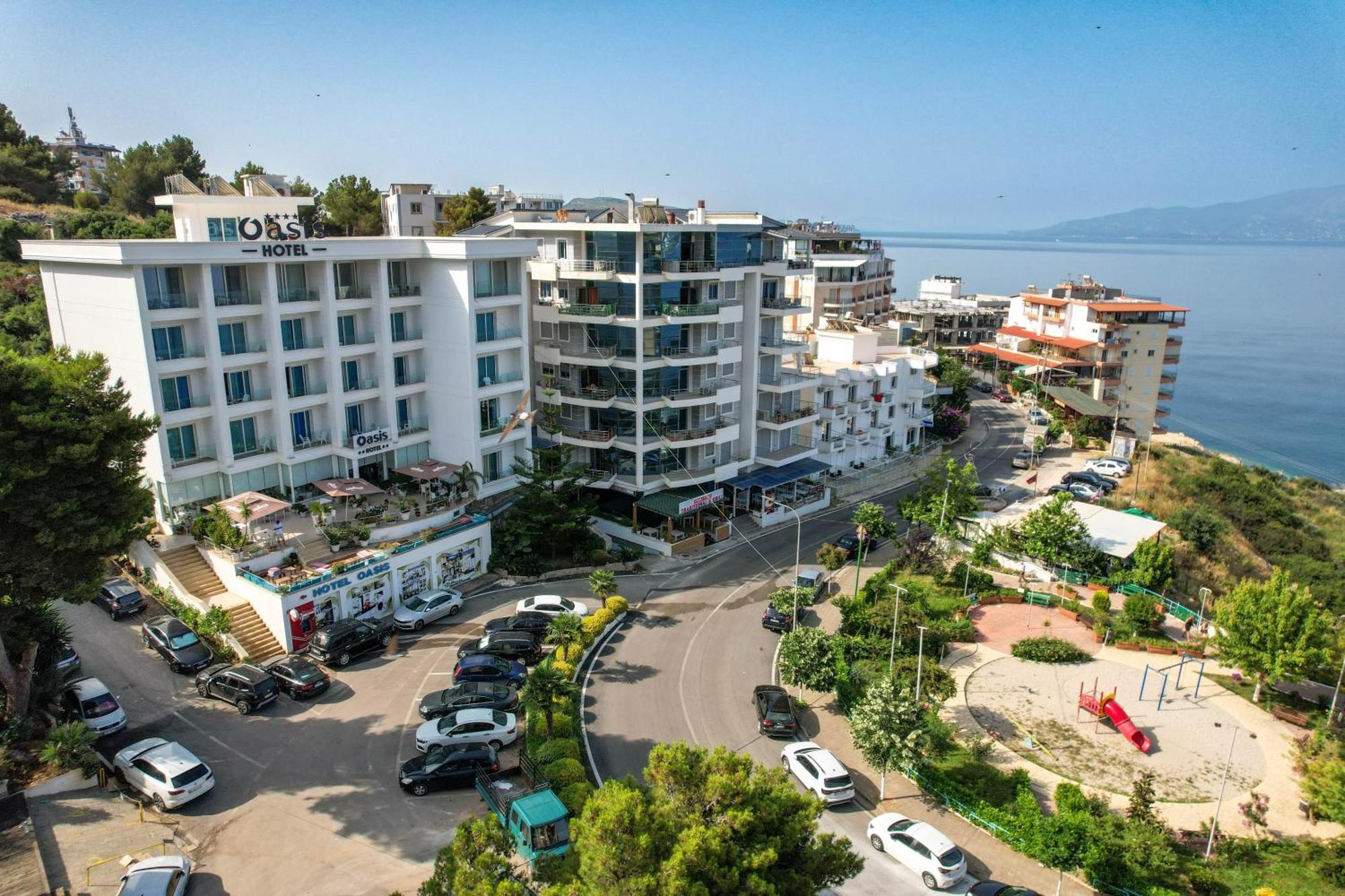 Hotel Oasis Саранде Екстериор снимка