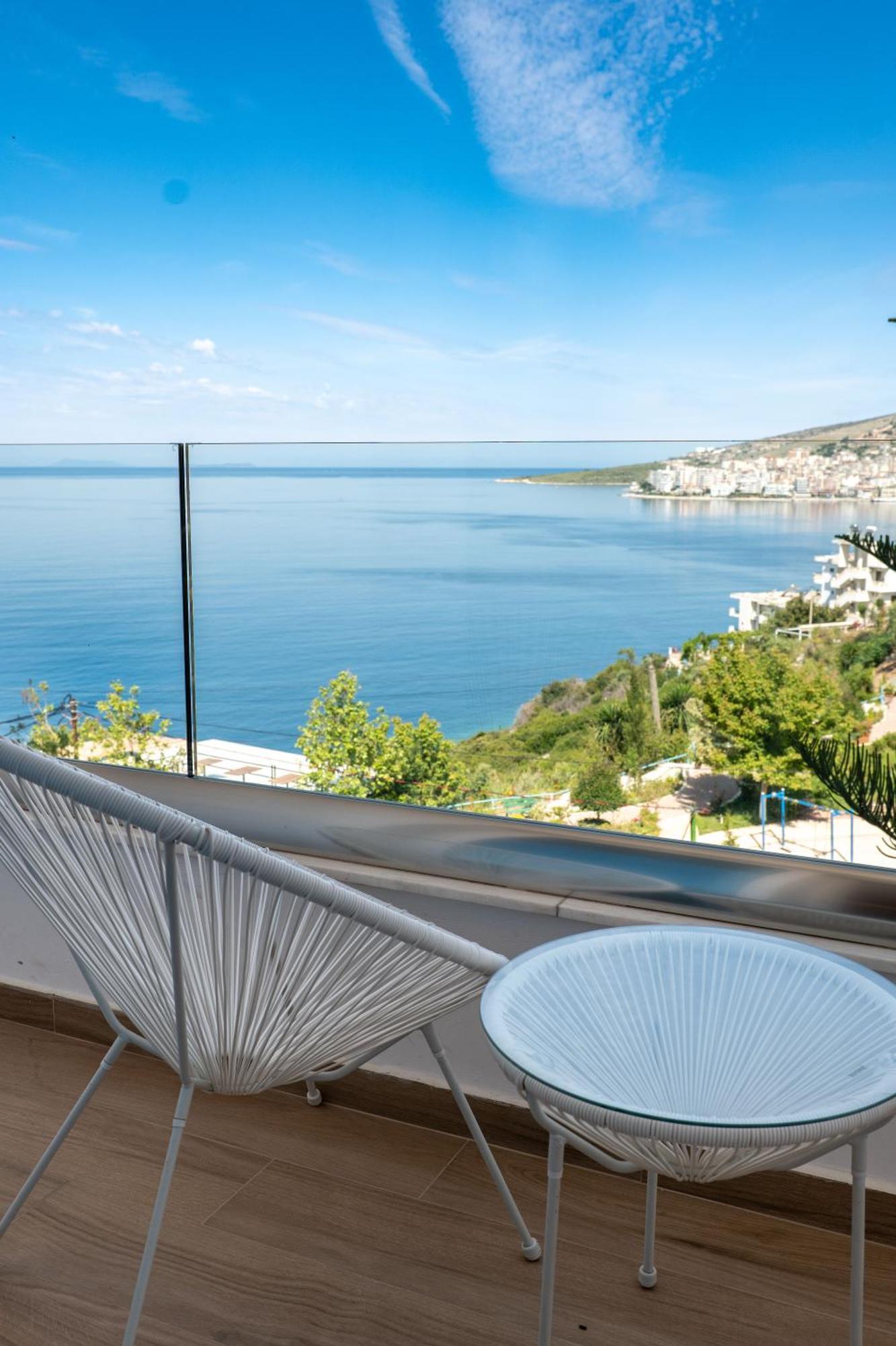 Hotel Oasis Саранде Екстериор снимка